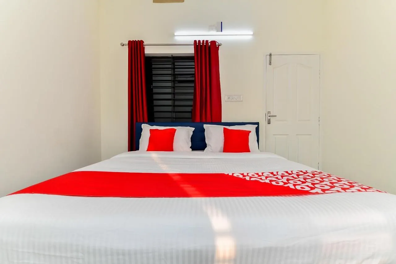 Oyo 26488 Athani Residency Nedumbassery 3*,  India